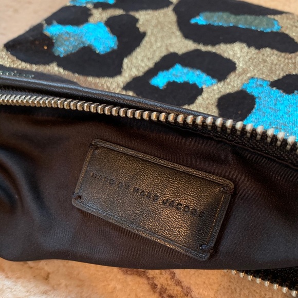 Marc Jacobs wristlet - Picture 2 of 2